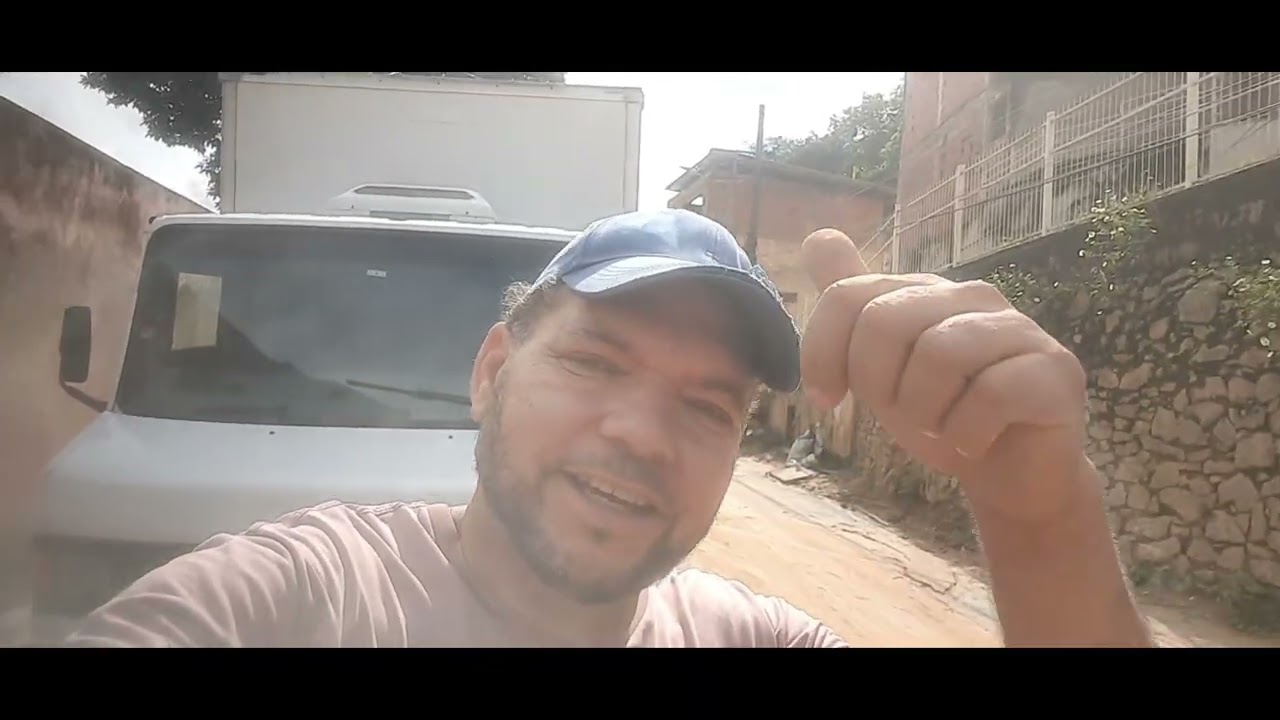 Sabadão de mudança no novo caminhão MB 912 .