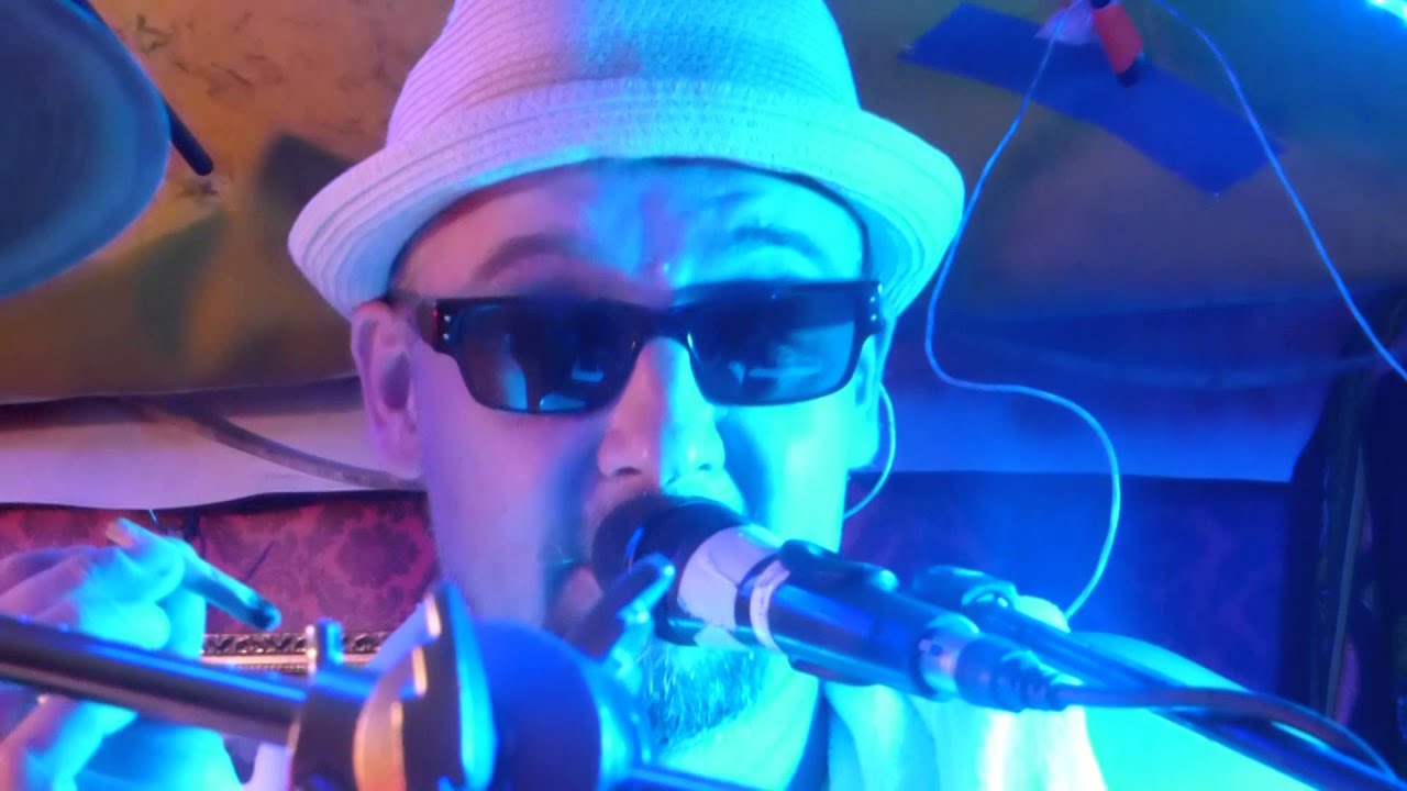 Wohnraumhelden - Der Chef kann nur das Arschloch sein live @ Bochum Total 06.07.3014