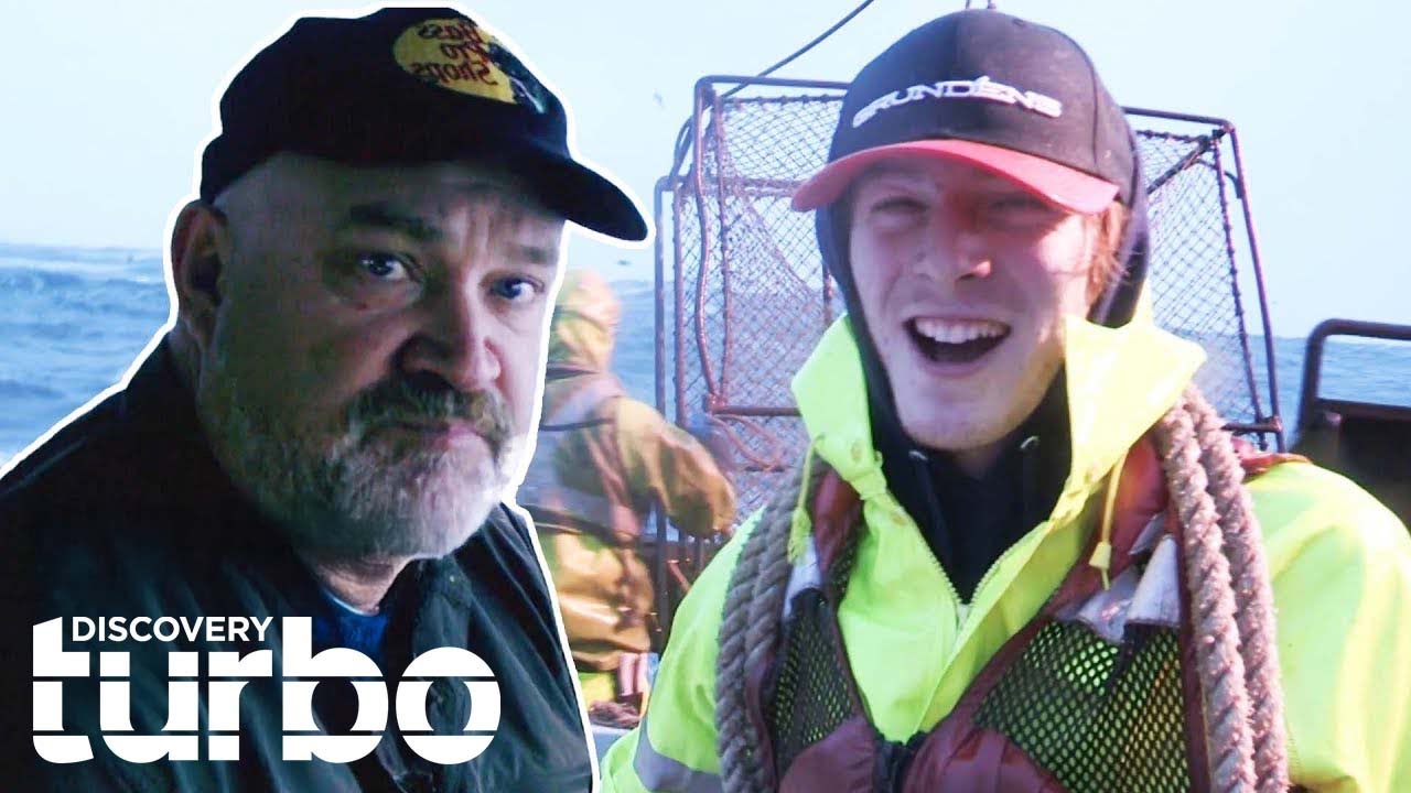 Wizard Captain Reprimands Two Lazy Greenhorns That Forgot To Put Bait In The Pods | Deadliest Catch