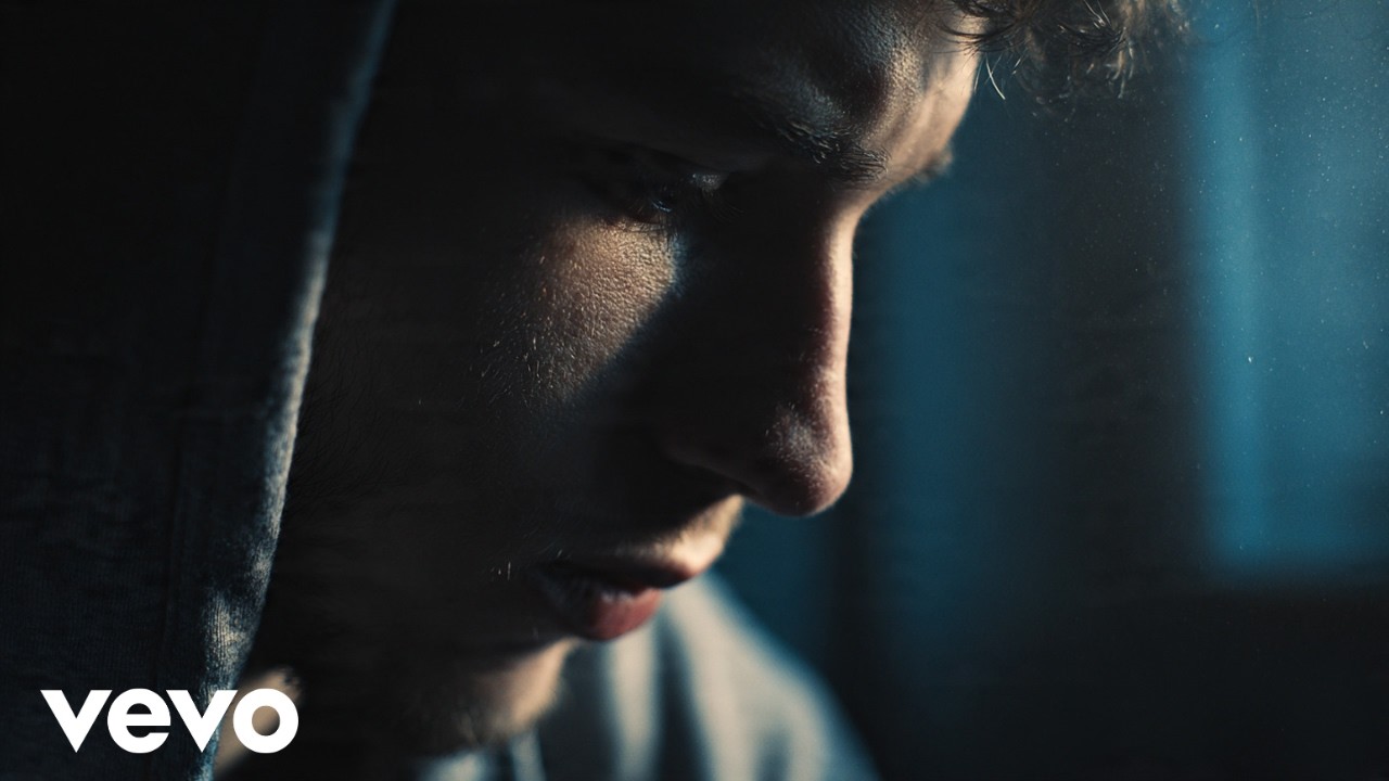 The Weight Between Heartbeats — Living in the Silence No One Notices