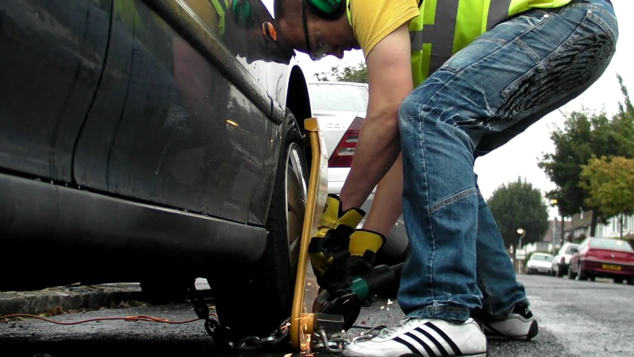 DVLA De-Clamping, DVLA vs. Angle Grinder