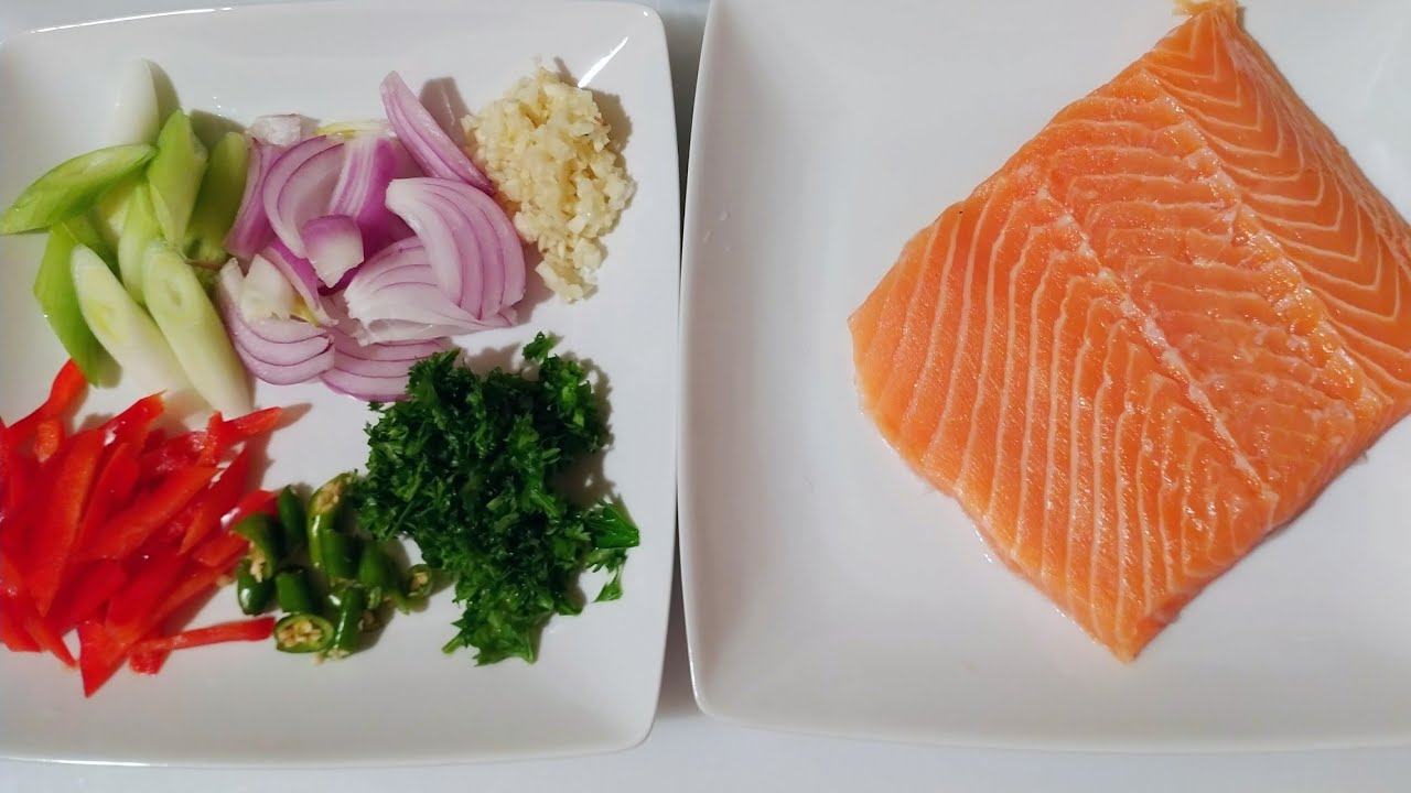 Delicious Steamed salmon without a Steamer