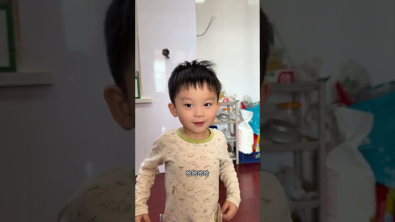 Today is the leg-wrapping day for people in Northeast China. My mother-in-law and I