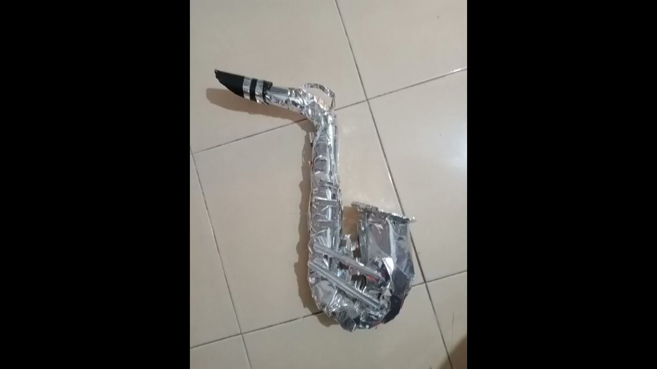How to make a saxophone props from cardboard and snack packages
