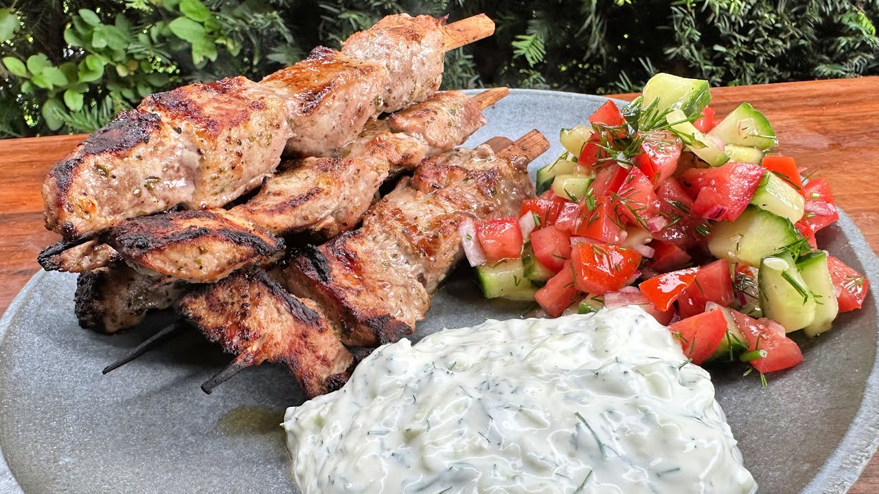 SOUVLAKI VOM GRILL mit Tzatziki