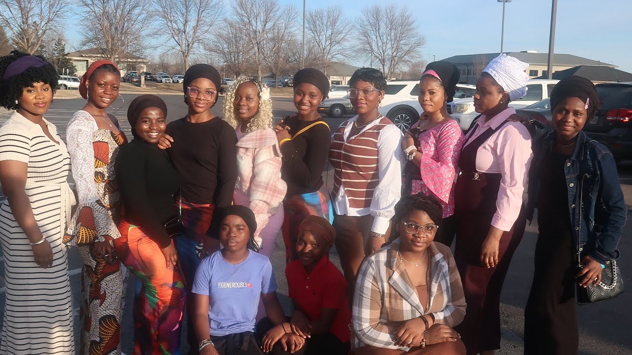 Praise/worship : Pokea Sifa 