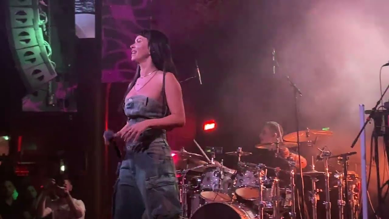 INNA - Cola Song (@ The Showbox)
