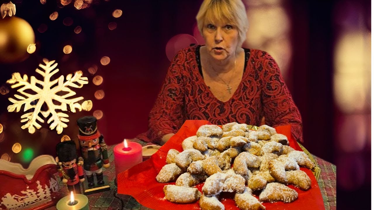Christmas Cookie 1 -  German Vanillekipferln - Keto version