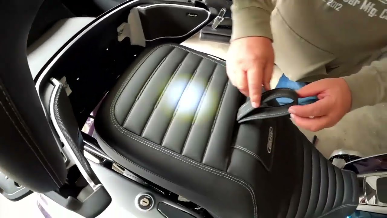 BMW R18 Backrest Install