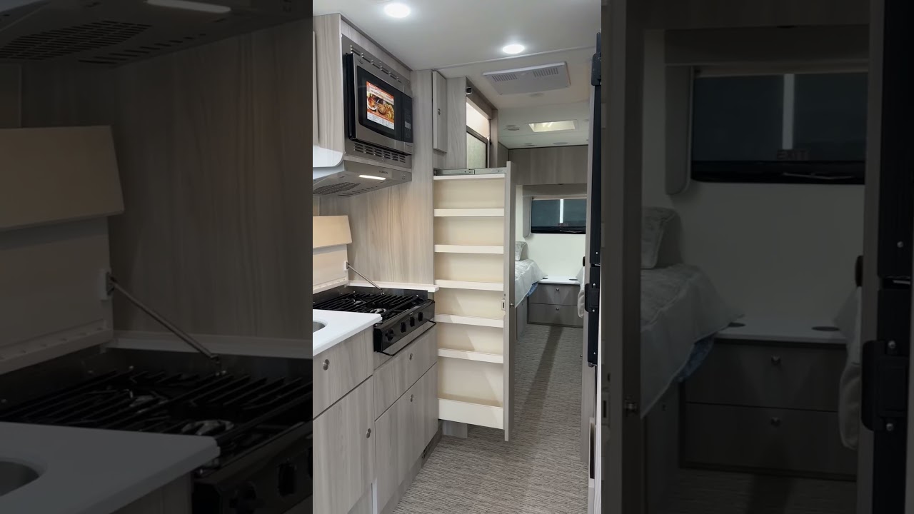 Platinum IV 271 &mdash; Deluxe Exterior & Grey Elm Interior | Coach House RV