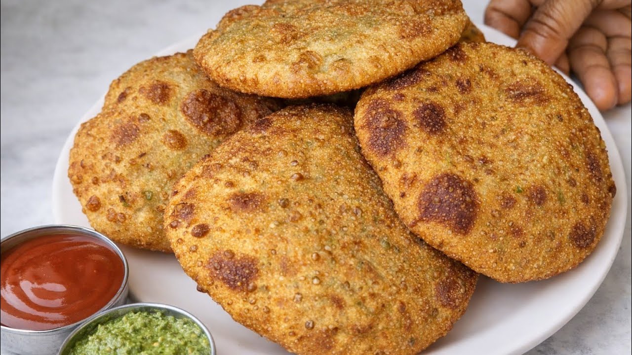 कच्चे हरे मटर से बनाएं खस्ता-टेस्टी पूरी जो सभी का मन भाए | Green matar ki puri | Matar puri recipe 