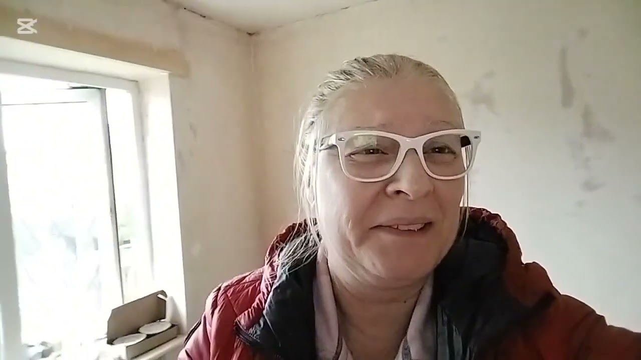 Какво открихме зад дървената ламперия в кухнята. Нови находки в старата къща.