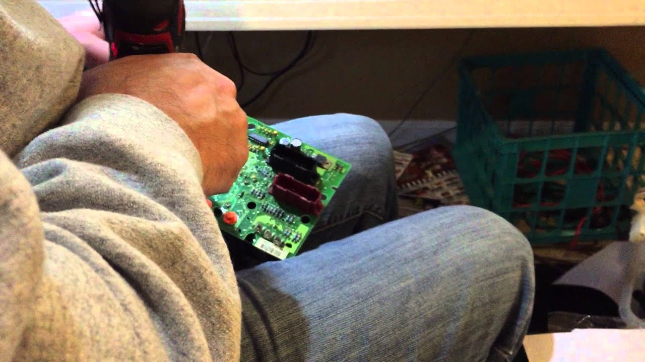 Fixing soldering on VW MK3 cluster