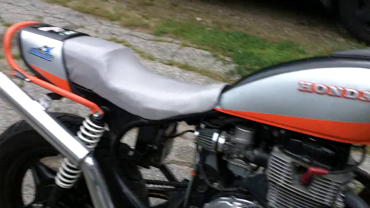 Honda cm400 cafe racer.