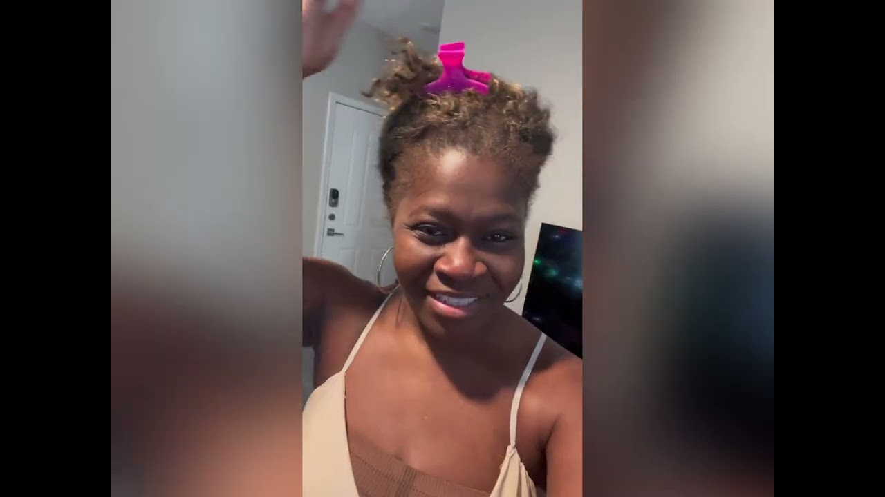 Счастливого Рождества от нашей семьи вашей! 🎁🙏🏾✝️❤️🎉😀