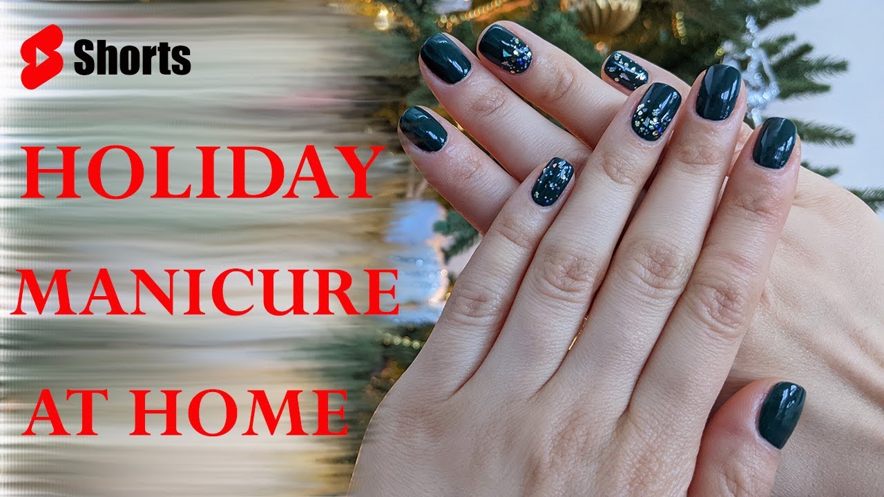 CHRISTMAS MANICURE IDEA | Perfect Nails at Home #shorts