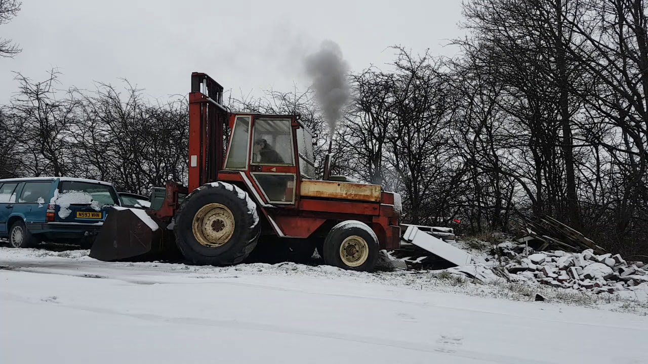 COLD START.  Manitou fork truck  30 years old