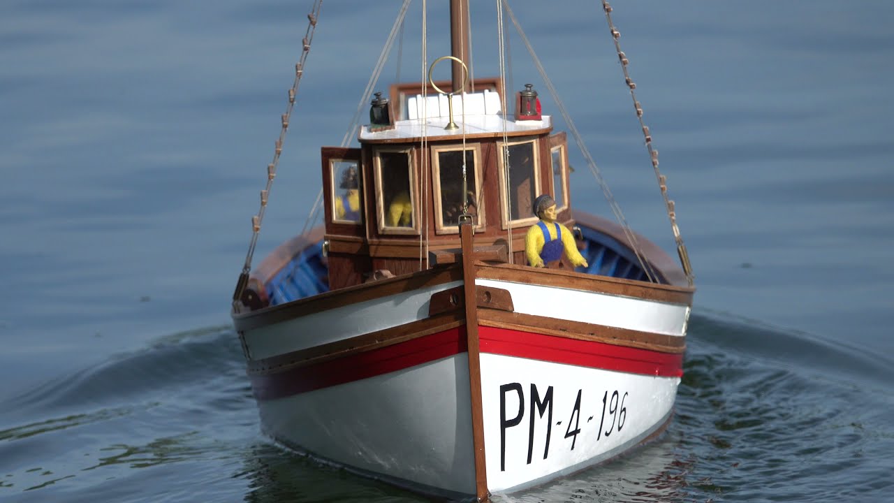 Erhard M.`s  Fischkutter / fishing trawler 