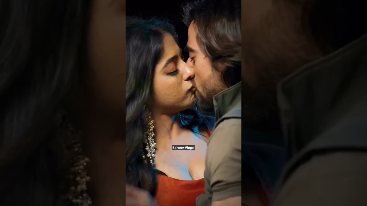 Deep Lip Lock Kiss 👄 Romantic Lips Kissing Romance 💋 