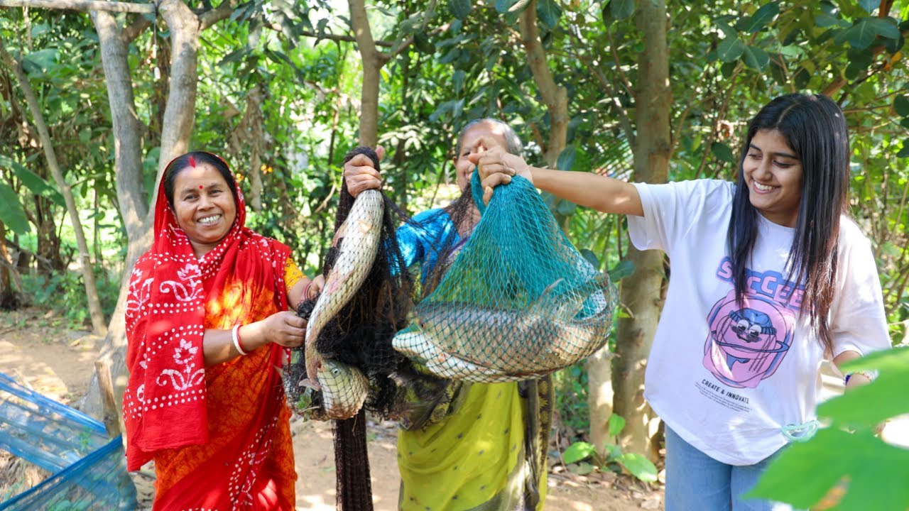 সবাই মিলে মামাদের পুকুরে মাছ ধরে পেঁয়াজ পাতা দিয়ে রান্না |