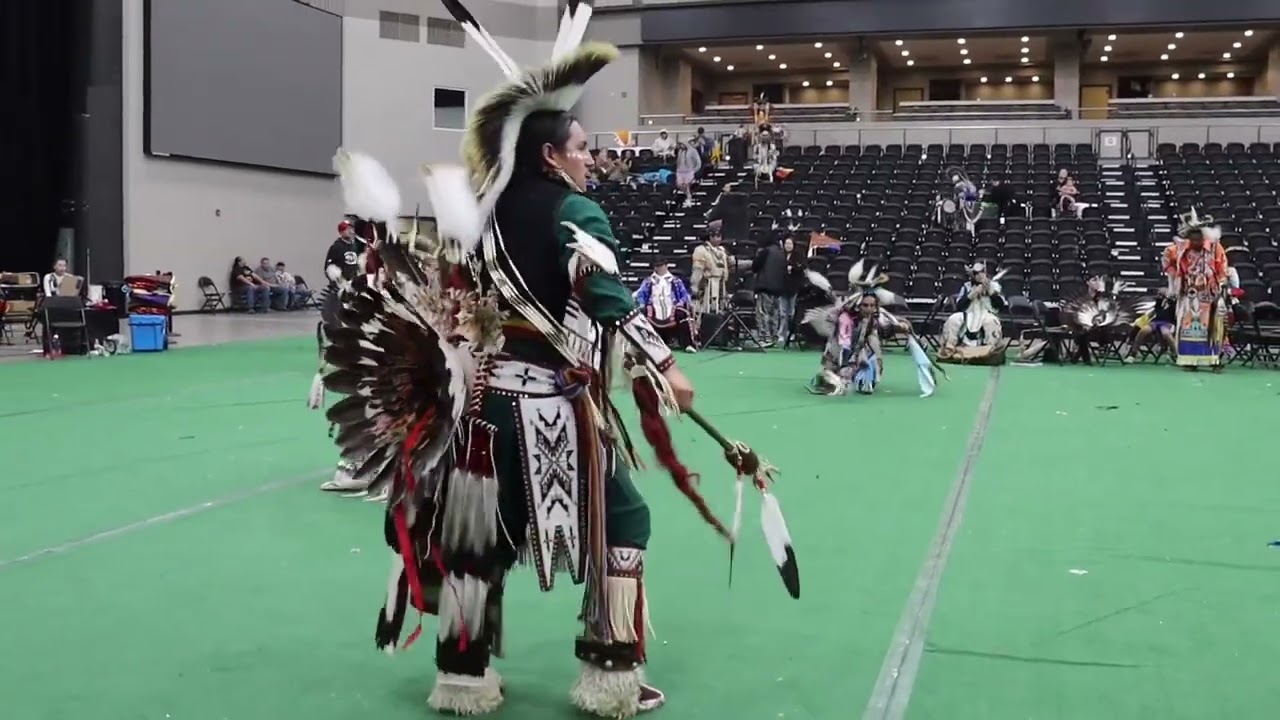 Men’s Traditional FNL Special (Honor of Graduates) at 4Bears Powwow 2024