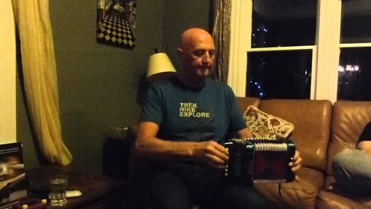 Breanndán Ó Beaglaoich Kerry Polkas on Mini Toy Accordion