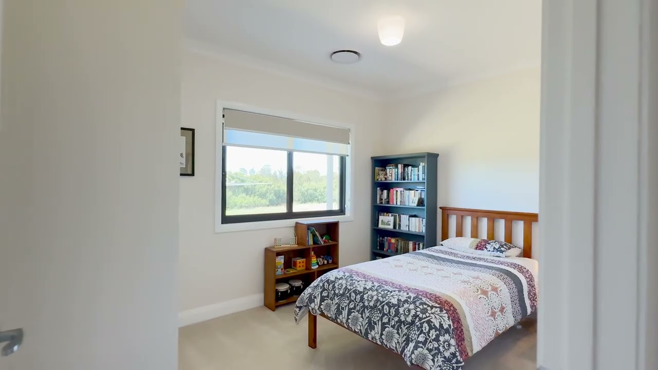 15 Redtree Place, Moruya. WELCOME HOME