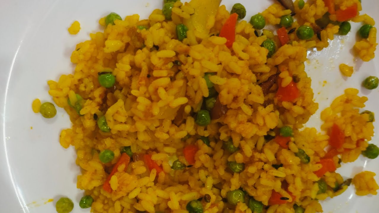 स्वादिष्ट फ्राइड राइस रात के बच्चे हुए चावल से बनाएं और आनंद लें 😛😝😋🙏🏽