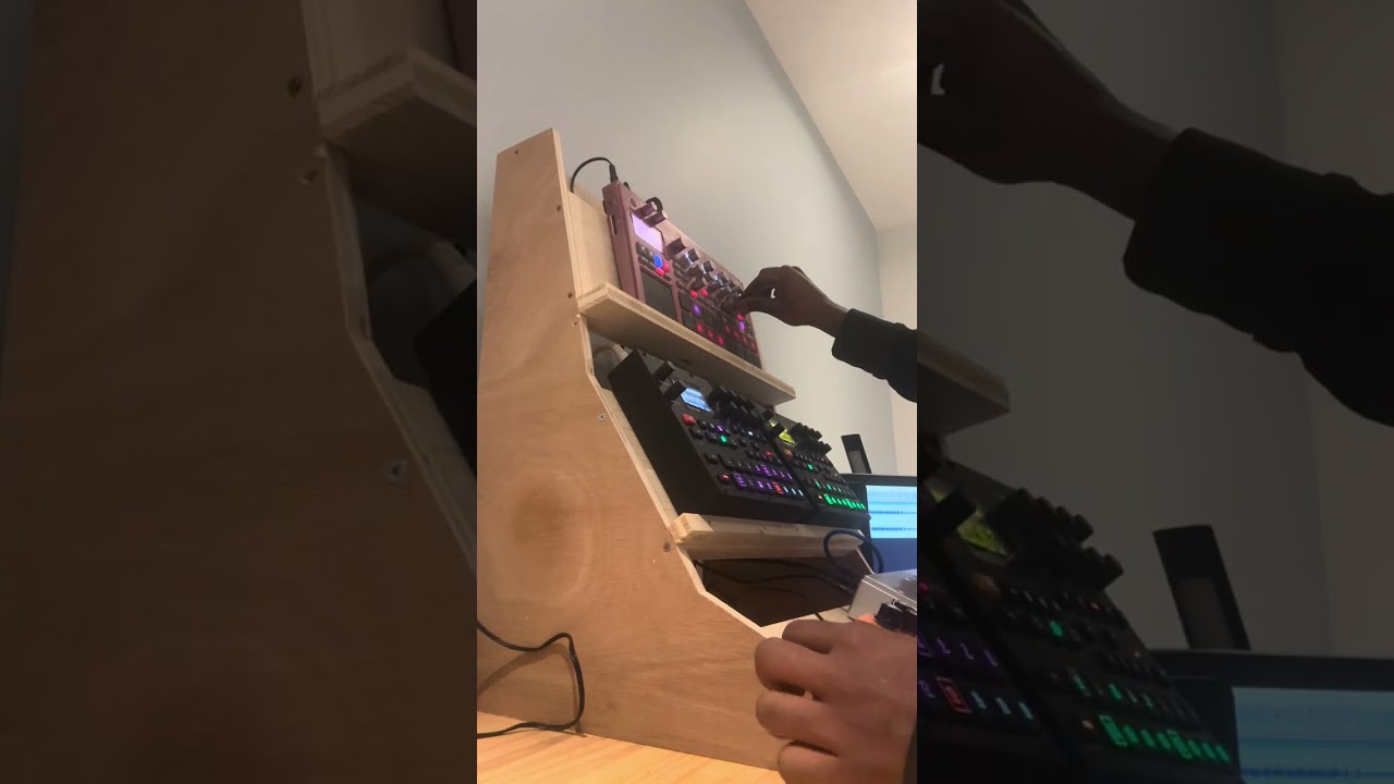 Papyk_Touk - HORS CONTROL / ELEKTRON /DIGITAKT /SYNTAKT / KORG E2S 