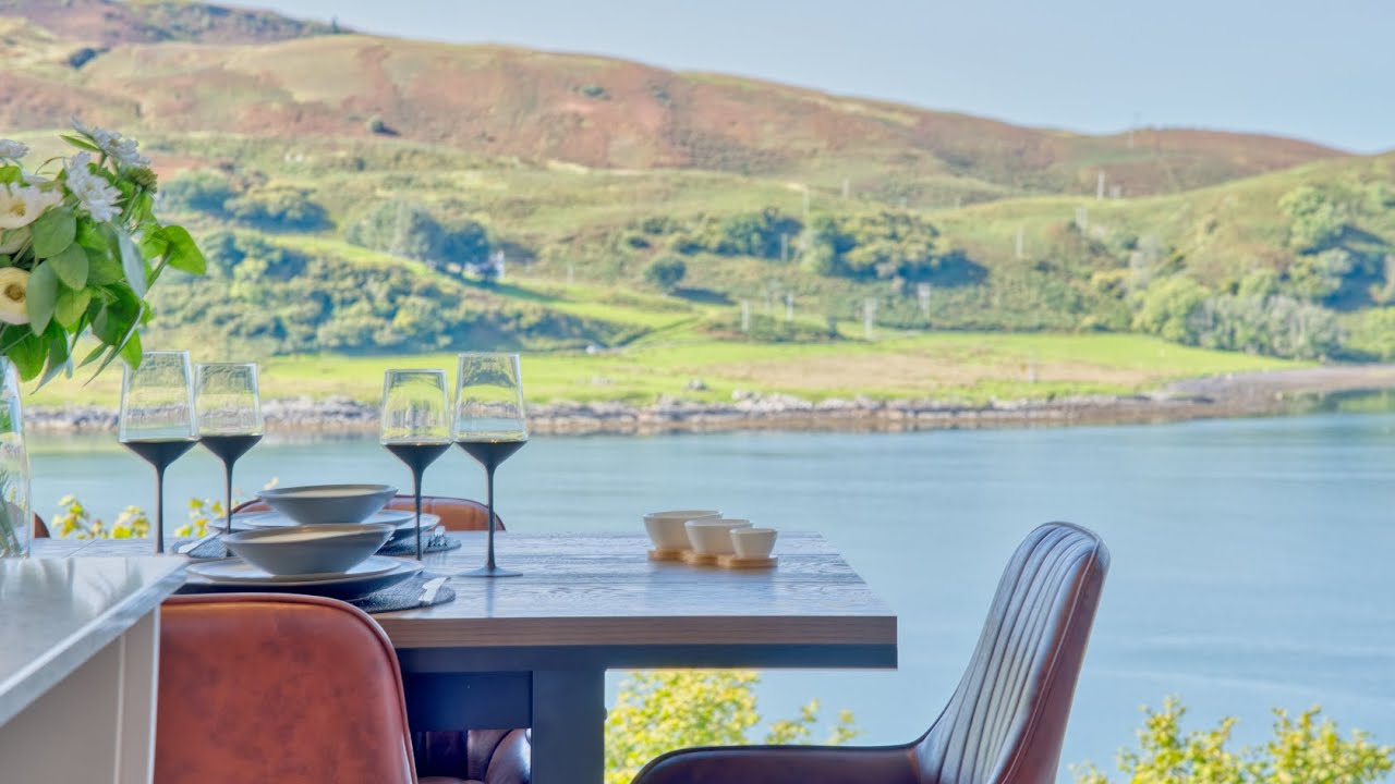 Waterfront Aurora Hot Tub Lodge at Oban Holiday Park