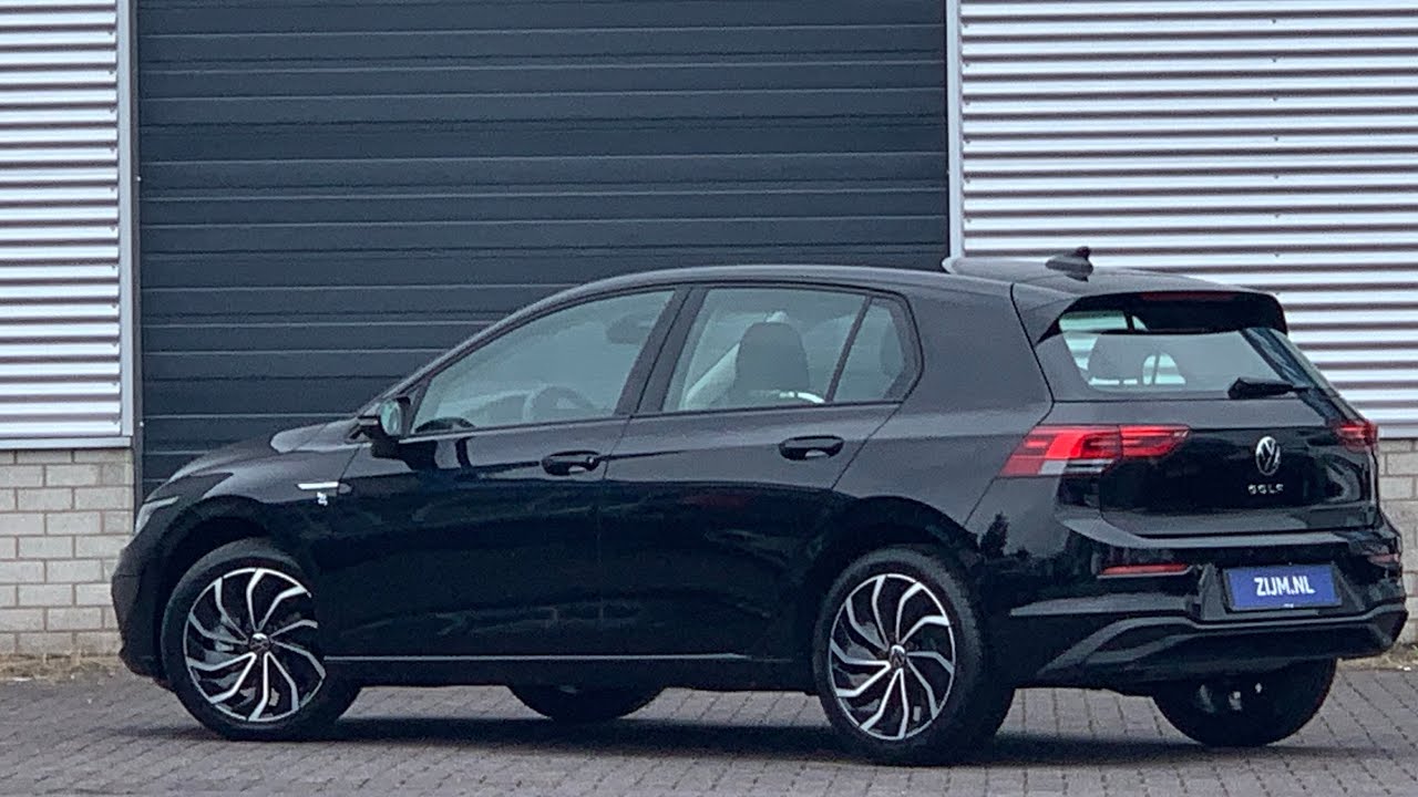 Volkswagen NEW Golf 8 in 4K 2020 Life Deep Black Pearl 17 Inch Ventura Walk around & detail inside