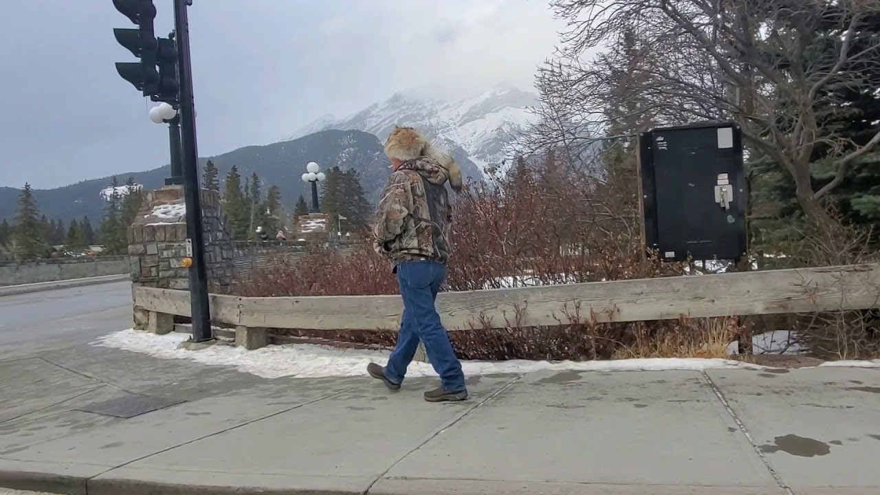 Driving Through the Town of Banff, Alberta, Canada🇨🇦- December 2019