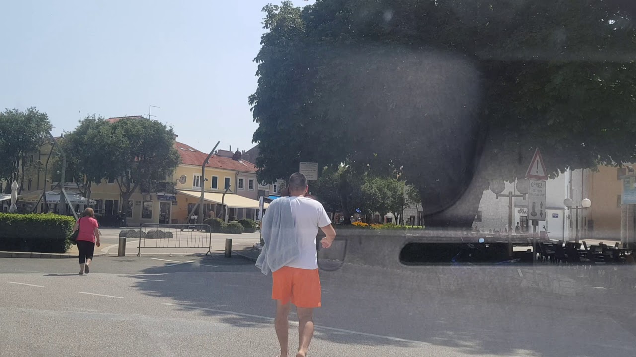 Novi vinodolski in kroatien schöne enge Gassen haben die hier