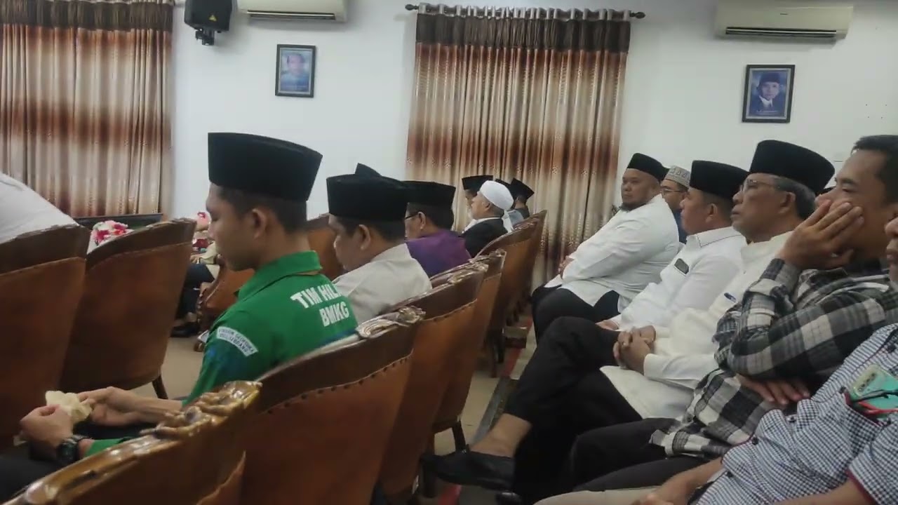 Memenuhi undangan walikota Medan untuk Rukyatul hilal di Gedung paska Sarja UMSU Jl Denai Medan 