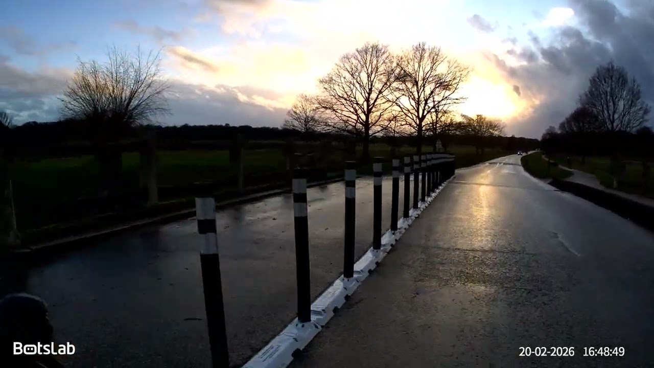 YAĞMURLU BİR GÜNDE BİSİKLET DOĞA KEYFİ LONDRA RİCHMOND PARK