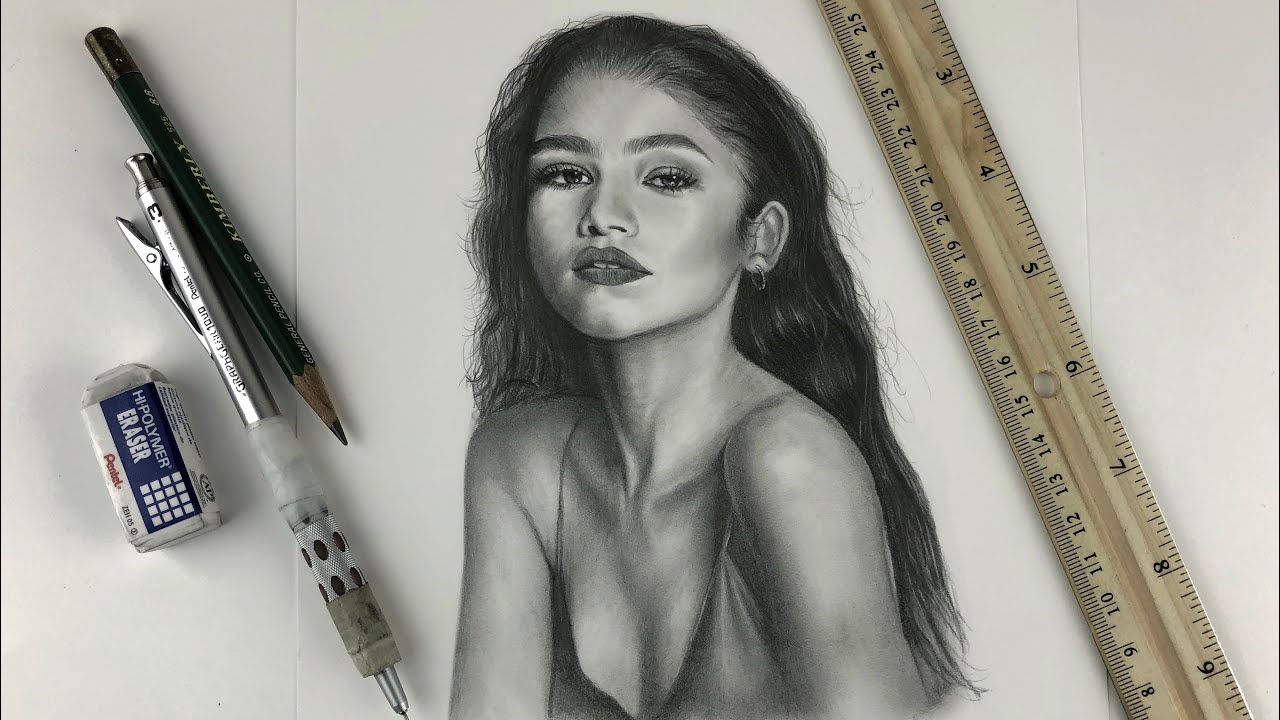 How You Can Draw Zendaya - The Grid Method