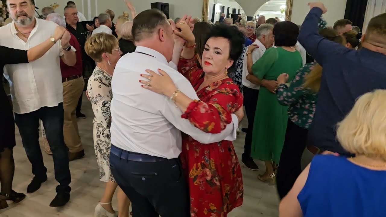 Poznałem pewną Cyganeczkę i tak z Nią wywijałem w Złotym Dworze!