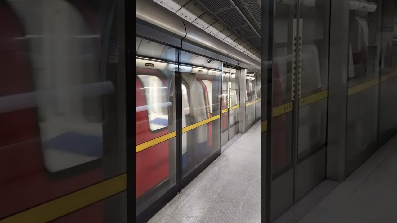Jubilee Line 96 stock departing Southwark station