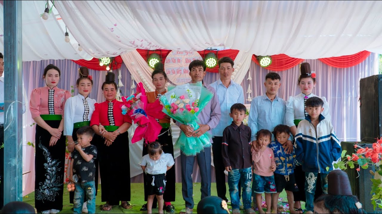 Mừng tân gia ông,bà Lèo Văn On - Khoa Thị Lầu, bản Hua Nà - Phiêng Cằm