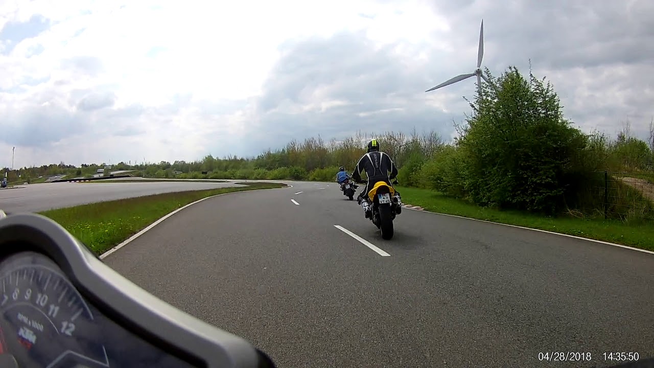 Motorrad-Kurventraining beim Fahrsicherheitszentrum Hansa (ADAC)