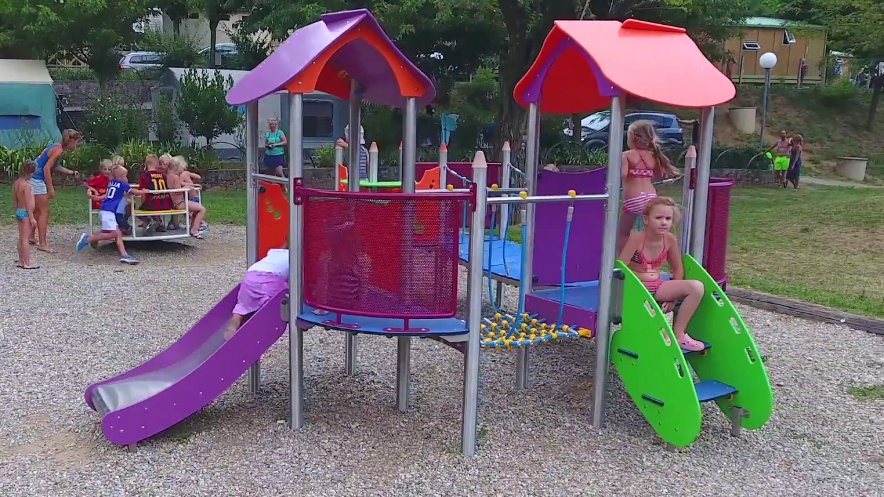 Camping Le Castelet - Ardèche - piscine chauffée - rivière - jeux pour enfants