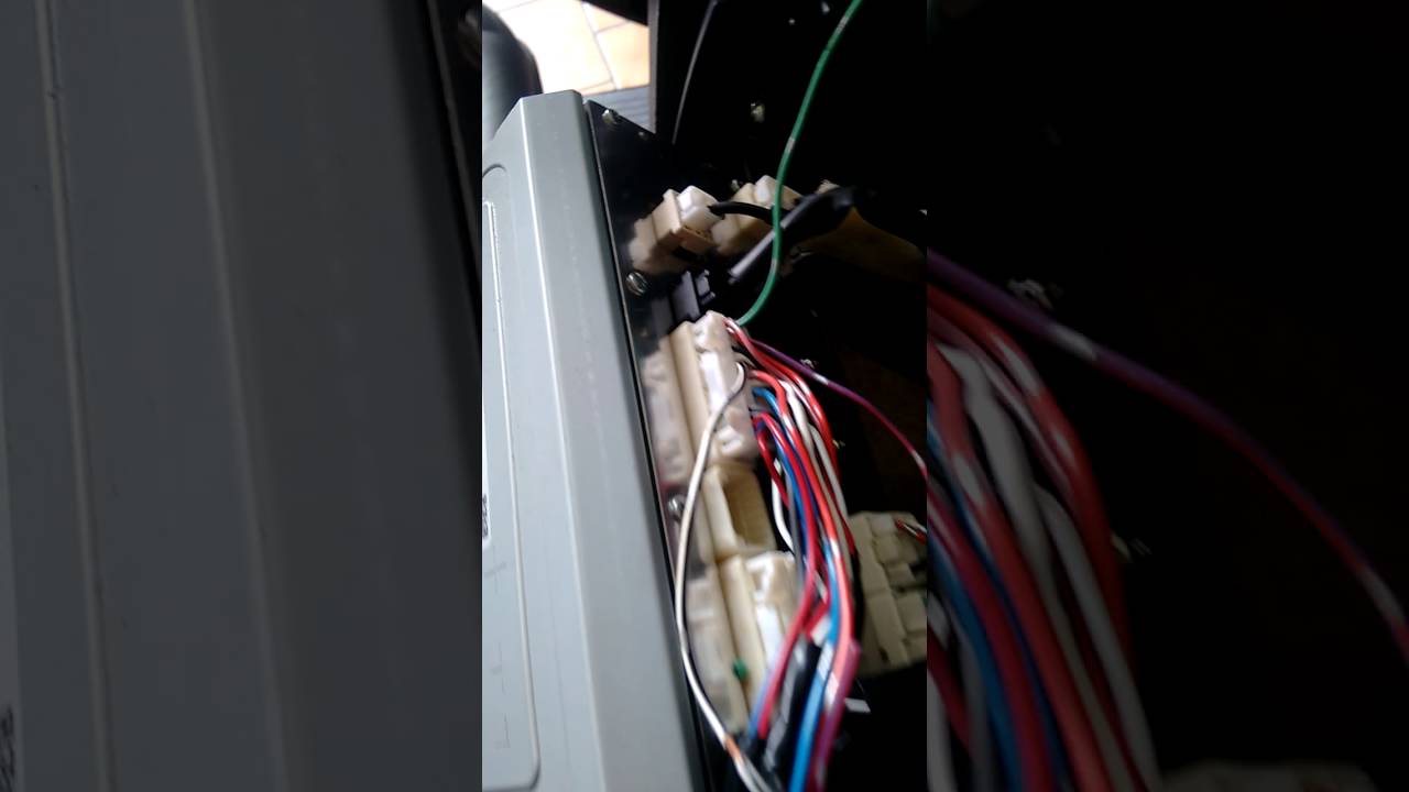 Desbloquear kit multimídia da Hilux 2013 a 2015 modelo antigo