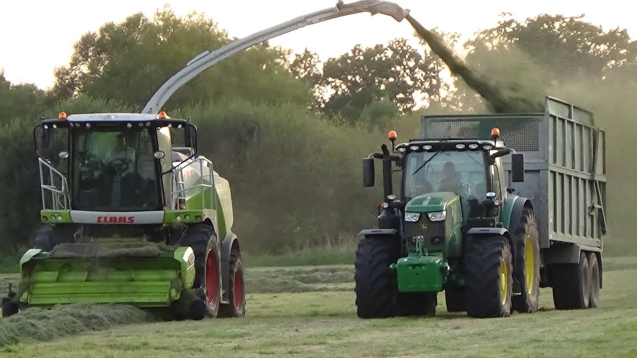Sunset Silage - Lifting 3rd Cut Grass with Claas Jaguar 970 & John Deeres   Silage 2019