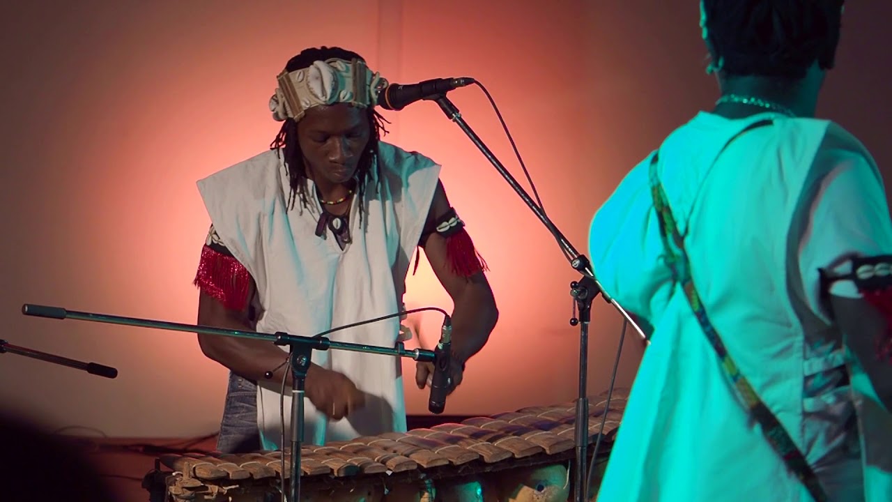 Rituelle afrikanische Tanz- und Musik-Performance Hamburg | Balafon Solo von Mamoudou Diarra