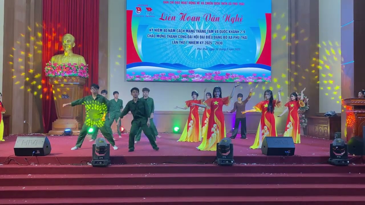 Hoạt cảnh: Mẹ yêu con, Viết tiếp câu chuyện hoà bình - Chi đoàn Quang Khải, Đoàn xã Phú Thái, TPHP
