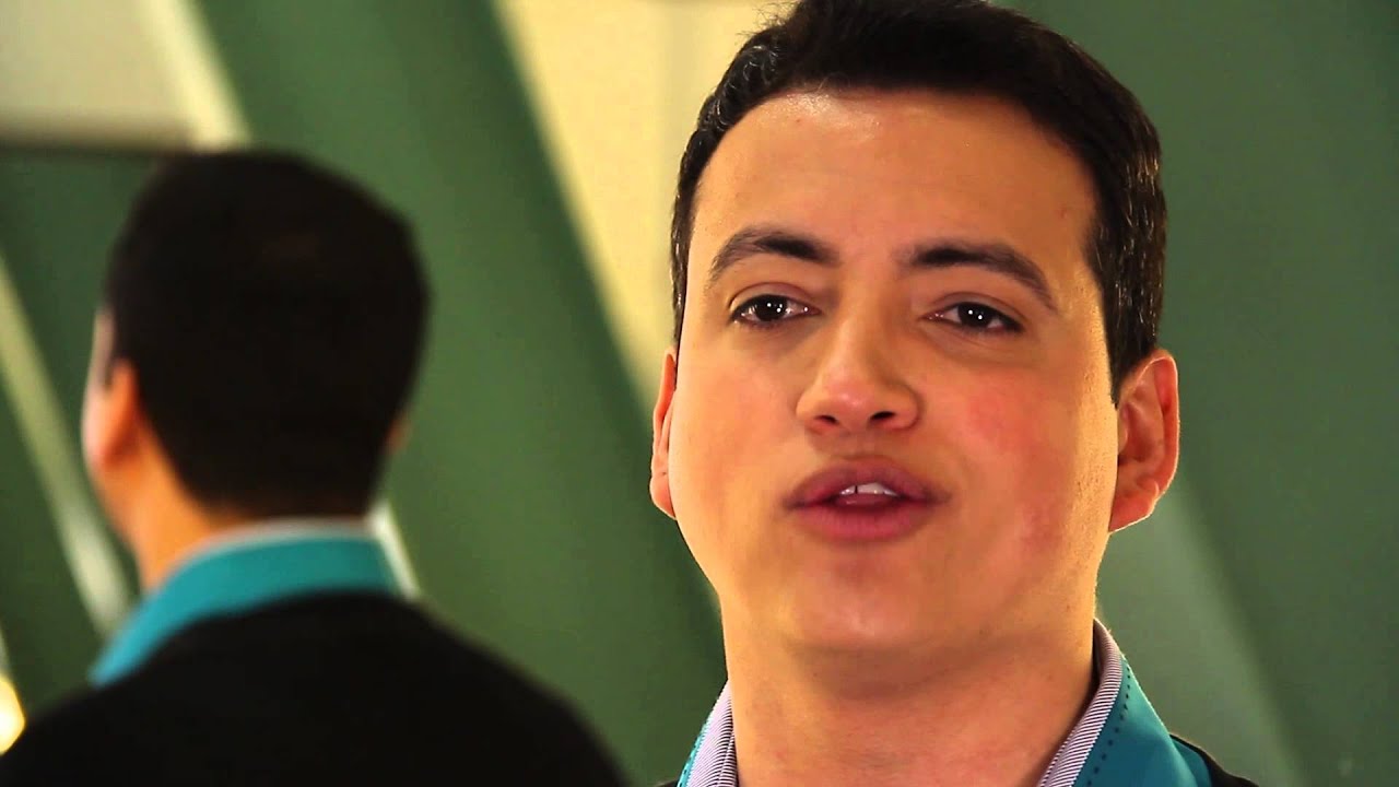 Óleo de coco alisa os cabelos? Rodrigo Cintra tira essa e outras dúvidas sobre os fios