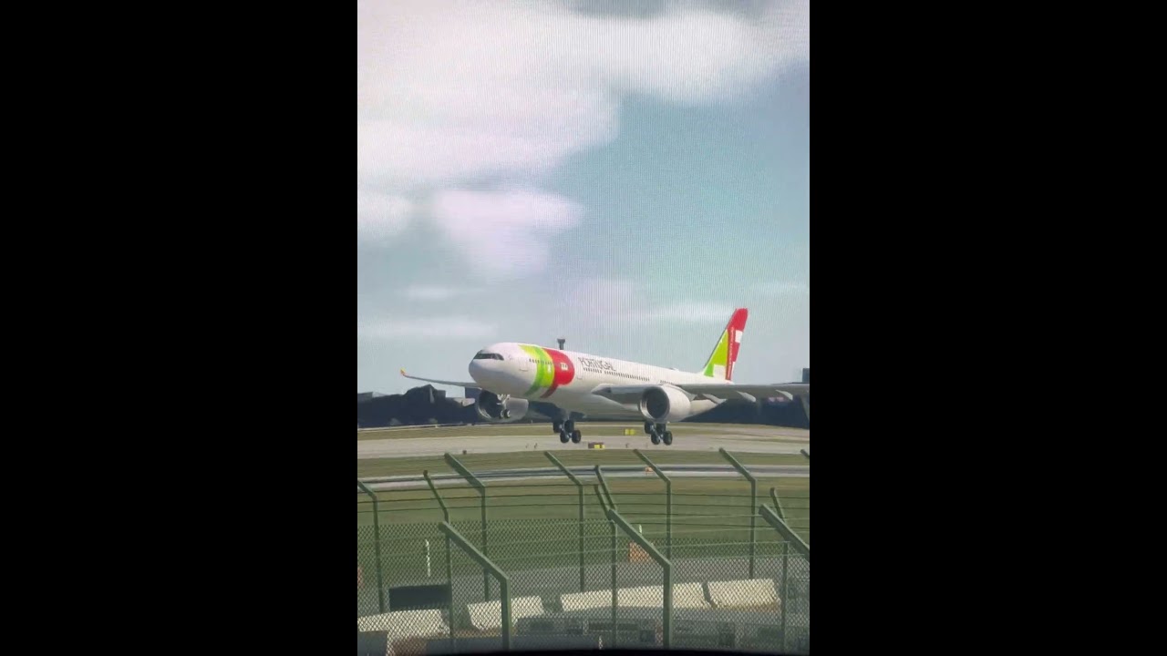 Crosswind land Lisbon #msfs2020 #aviation #a330 #msfs2024 #flightsimulator #flightsim #butterlanding
