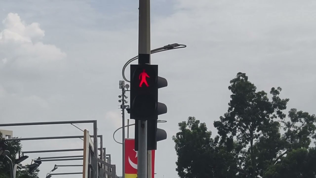 Traffic Light Sound - Jalan Utara, Federal Highway, Kuala Lumpur, Malaysia (1)