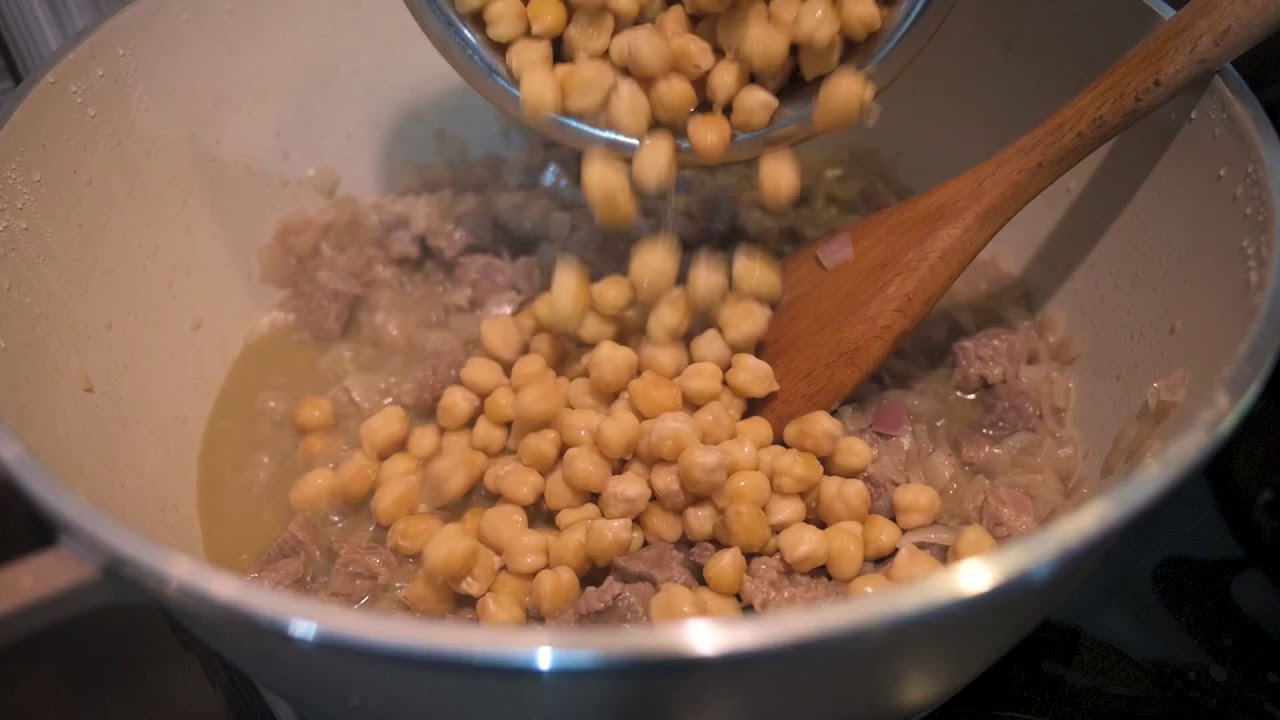 تعالو شوفو أهل غزة كيف بيعملوا سماقية العيد خطوة بخطوة.   وعلي طريقة حماتي الله يرحمها