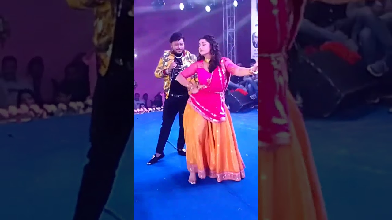 Anara Gupta Bhojpuri actress and singer Golu Raj stage show